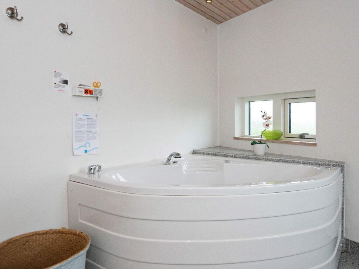 8 Person Holiday Home In Ebeltoft Εξωτερικό φωτογραφία